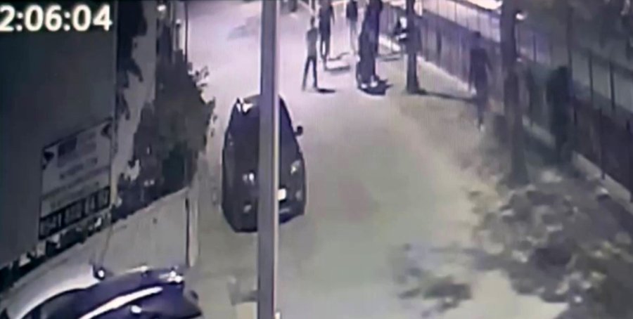 Okulda Başlayan Kavga Okul Dışına Taştı, Liseli Çocuk Bıçaklandı