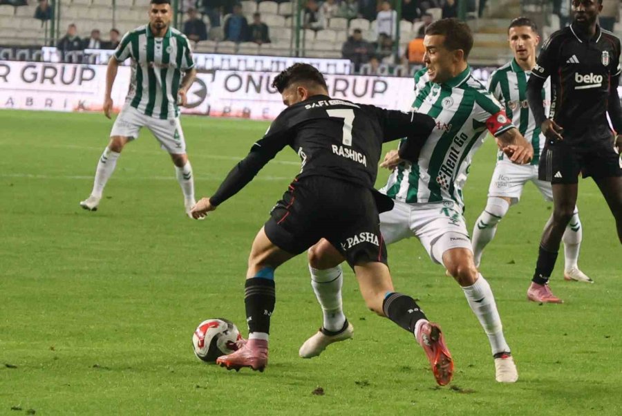 Trendyol Süper Lig: Konyaspor: 0 - Beşiktaş: 1 (ilk Yarı)