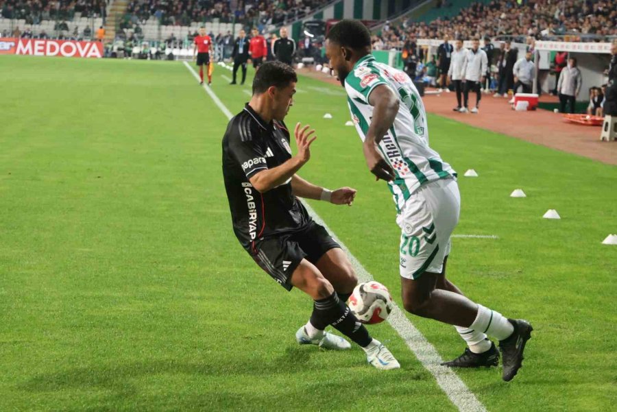 Trendyol Süper Lig: Konyaspor: 0 - Beşiktaş: 1 (ilk Yarı)