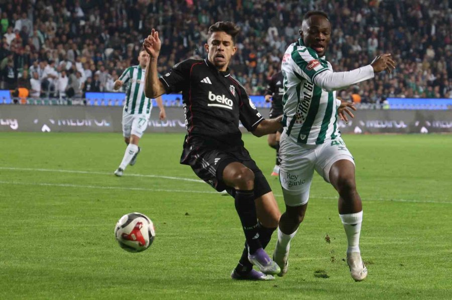 Trendyol Süper Lig: Konyaspor: 0 - Beşiktaş: 1 (ilk Yarı)