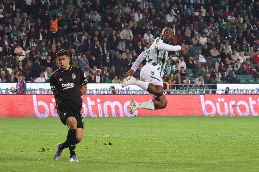 Trendyol Süper Lig: Konyaspor: 0 - Beşiktaş: 1 (ilk Yarı)
