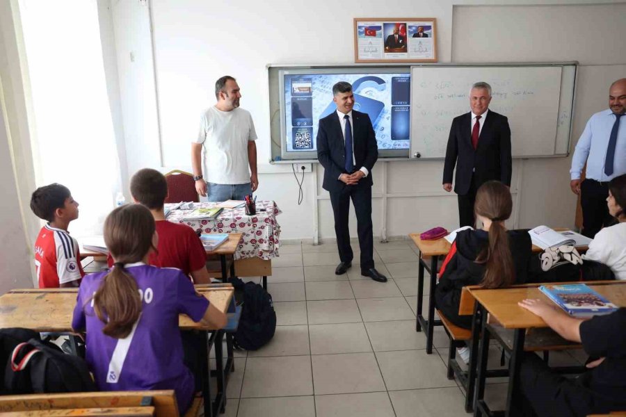 Başkan Vekili Şener, ‘codeweek Kodlama Şenliği’nde Öğrencilerle Buluştu