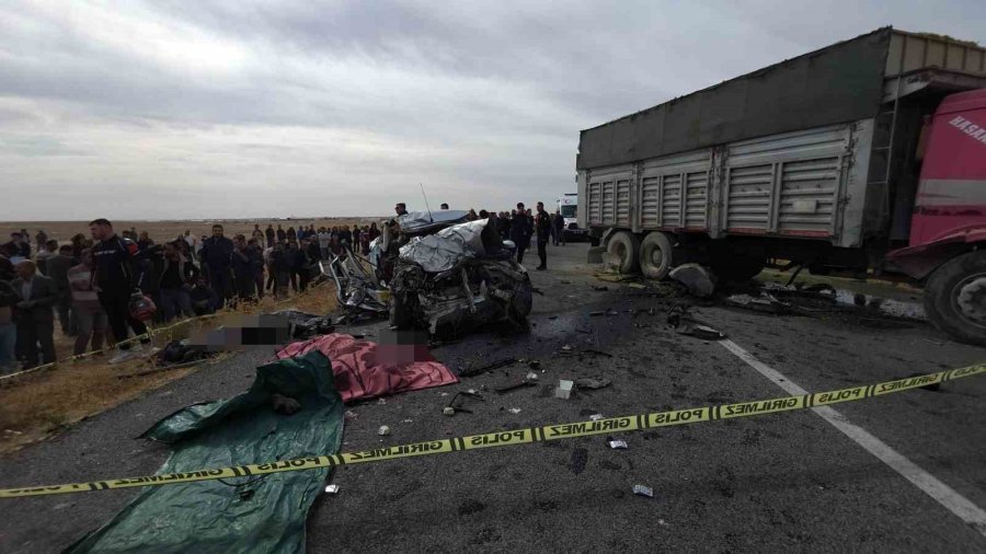 Aksaray’da Kamyon İle Otomobil Çarpıştı: 3 Kardeş Öldü