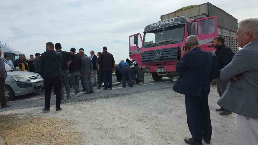 Aksaray’da Kamyon İle Otomobil Çarpıştı: 3 Kardeş Öldü