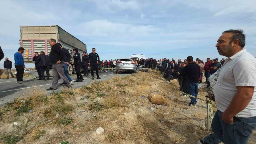 Aksaray’da Kamyon İle Otomobil Çarpıştı: 3 Kardeş Öldü