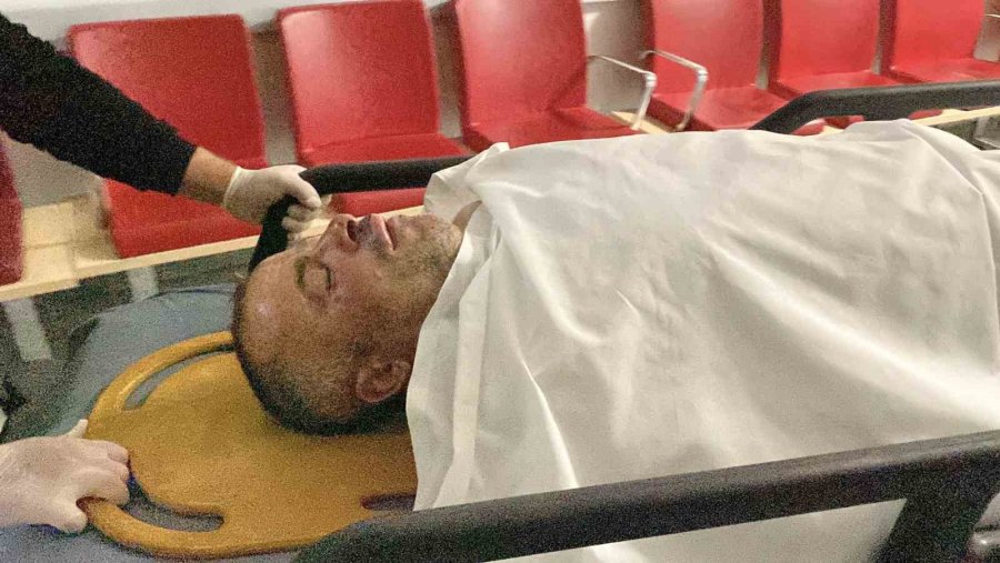 Aksaray’da Kılıçaslan Parkı’nda 8 Yerinden Bıçaklanan Adam Ağır Yaralandı