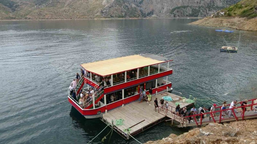 Antalya’da İrlandalı Turist Yüzmek İçin Girdiği Baraj Gölünde Kayboldu