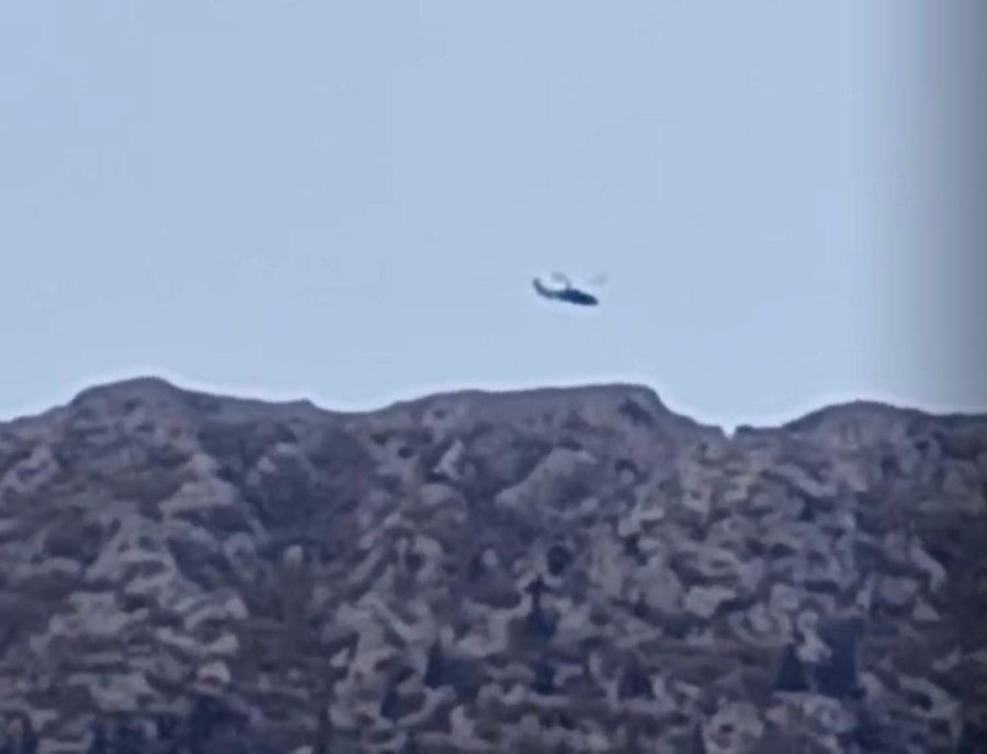 Dağda Mahsur Kalan 2 Kişi Askeri Helikopterle Kurtarıldı