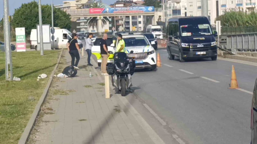 Manavgat’ta Motosiklet İle Otomobil Çarpıştı: 1 Yaralı