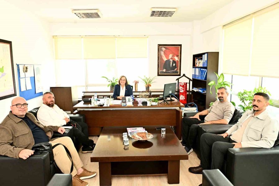 Kktc Heyeti Plajlarla İlgili Uygulamaları Görmek İçin Muratpaşa’da