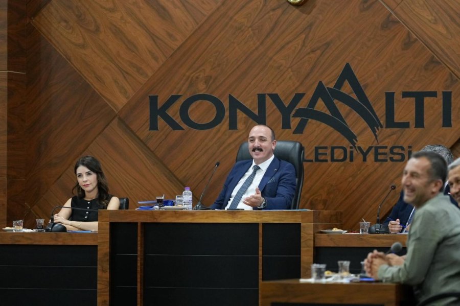 Konyaaltı Muhtarlar Meclisi’nde Mahallelerin Sorunları Ve Çözüm Önerileri Ele Alındı