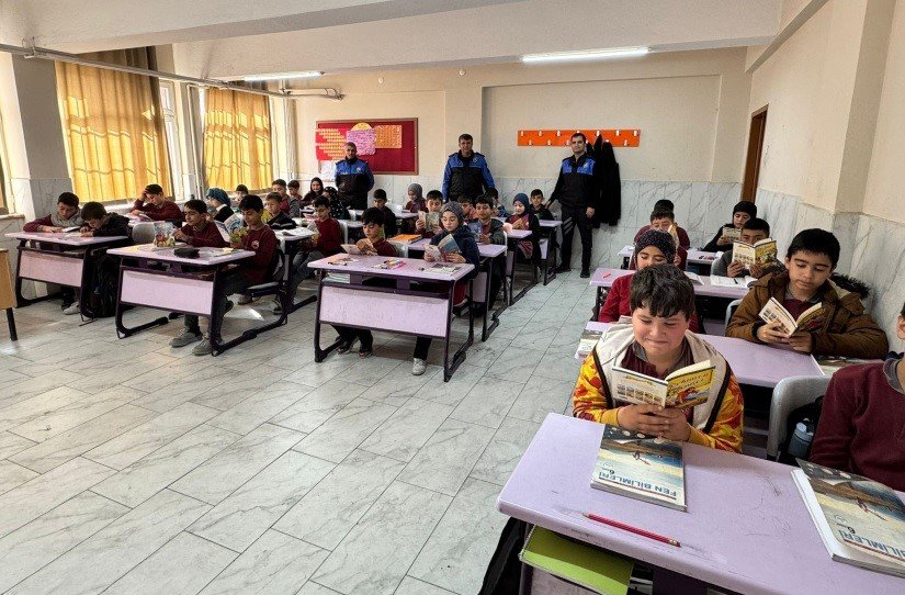 Niğde Emniyeti’nden Öğrencilere Kitap Okuma Etkinliği