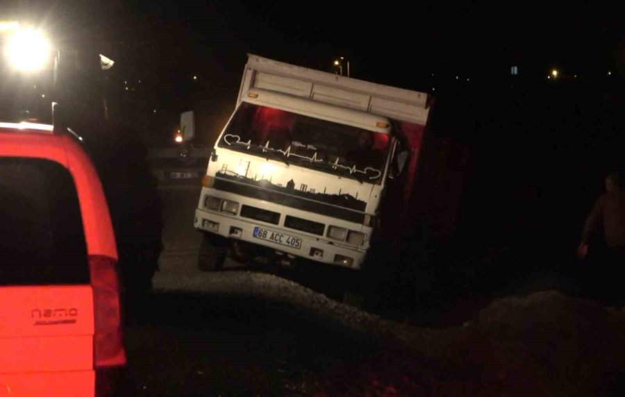 Alkollü Sürücü Gazeteciyi "benim Ağırlığımı Göreceksin" Diye Tehdit Etti