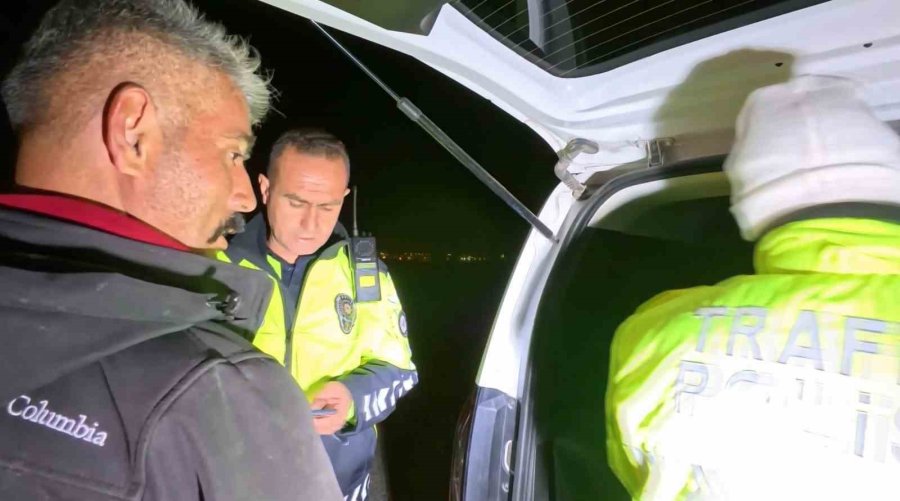 Alkollü Sürücü Gazeteciyi "benim Ağırlığımı Göreceksin" Diye Tehdit Etti