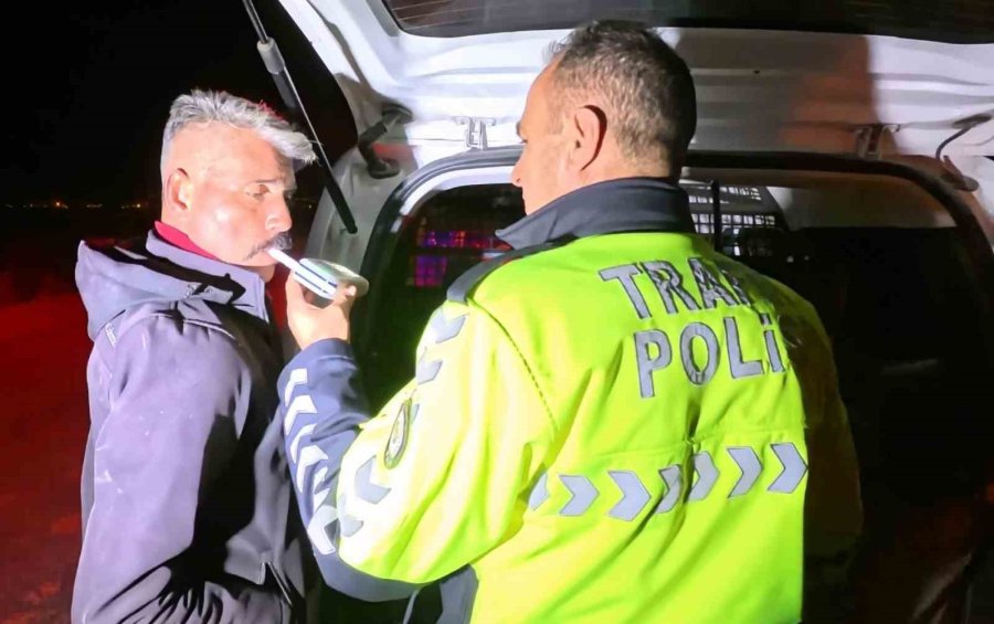 Alkollü Sürücü Gazeteciyi "benim Ağırlığımı Göreceksin" Diye Tehdit Etti