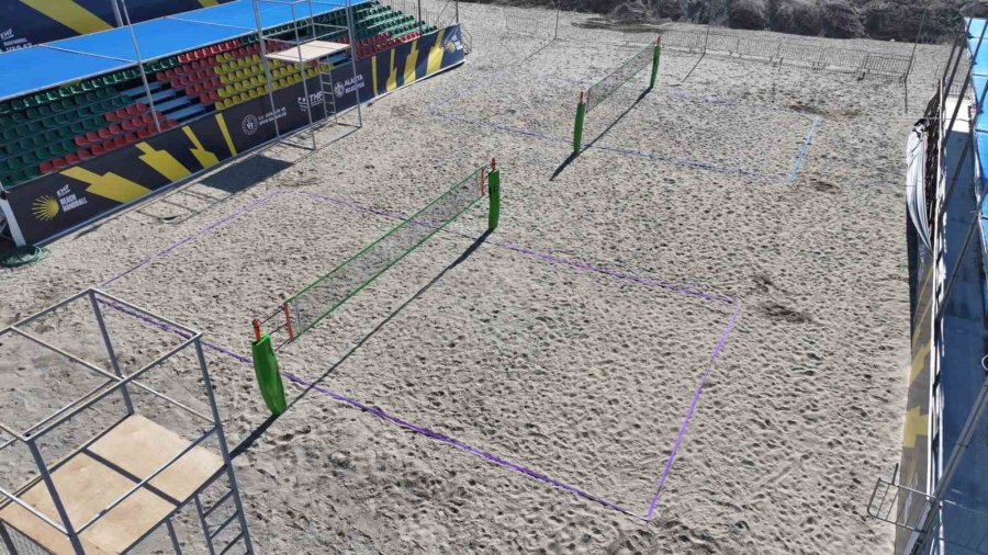 Alanya Belediyesi’nden Ücretsiz Plaj Voleybolu Etkinliği Ve Halk Turnuvası