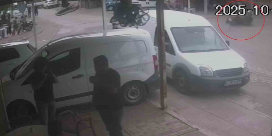 Antalya’da Motosikletler Çarpıştı: 3 Yaralı