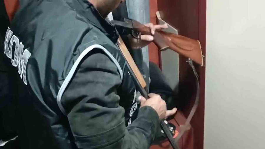 Manavgat’ta 19 Adrese Eş Zamanlı Baskın: 6 Gözaltı