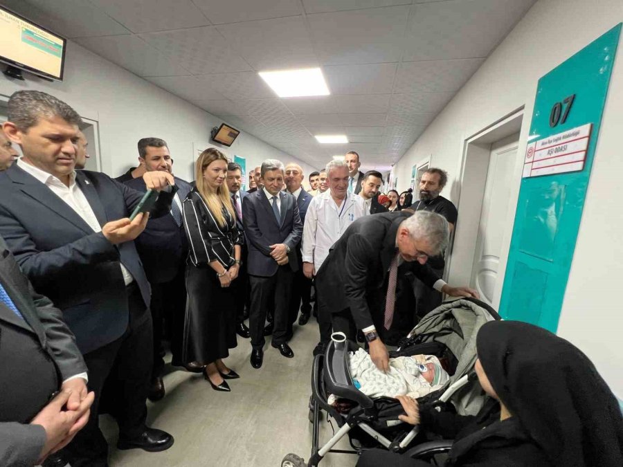 Sağlık Bakanı Memişoğlu: "sağlığa İhtiyacı Olan Her Yerde İnsana Ulaşmaya Çalışıyoruz"