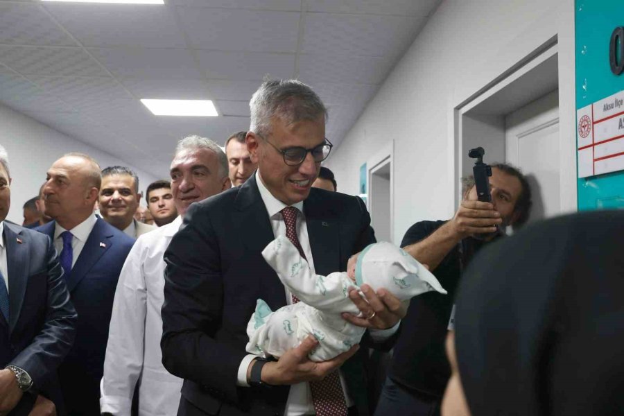 Sağlık Bakanı Memişoğlu: "sağlığa İhtiyacı Olan Her Yerde İnsana Ulaşmaya Çalışıyoruz"