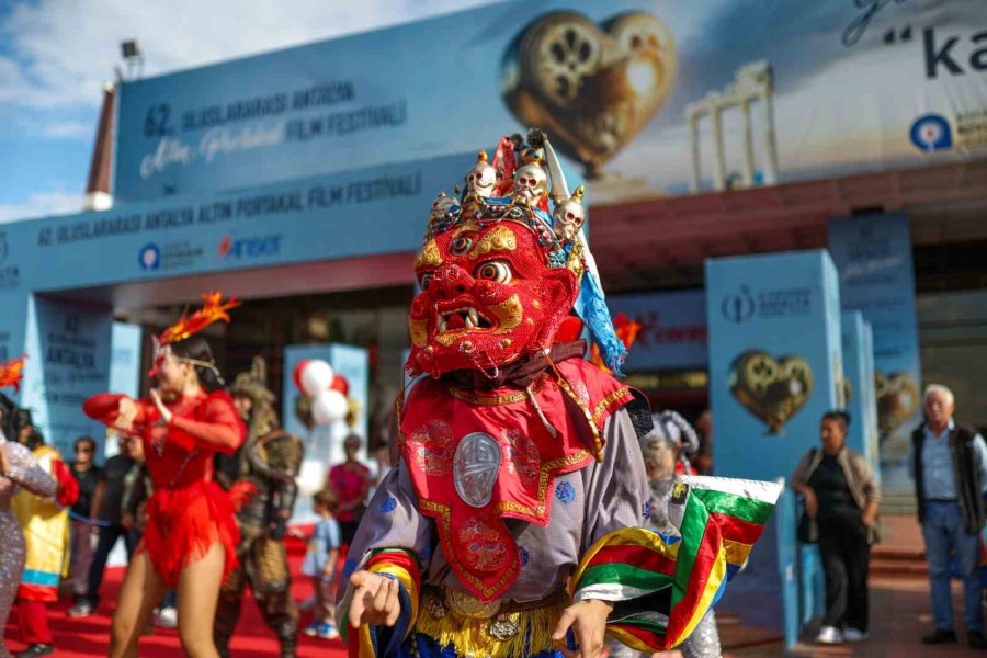 Antalya Sokaklarında "altın Portakal" Coşkusu