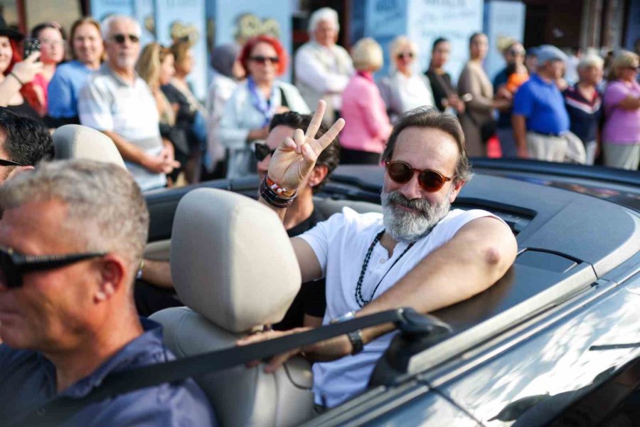 Antalya Sokaklarında "altın Portakal" Coşkusu