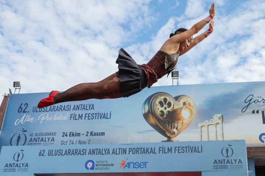 Antalya Sokaklarında "altın Portakal" Coşkusu