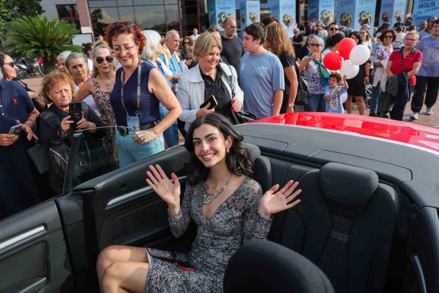 Antalya Sokaklarında "altın Portakal" Coşkusu