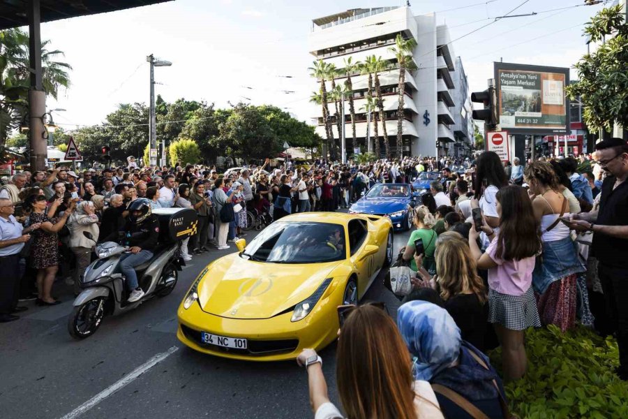 Antalya Sokaklarında "altın Portakal" Coşkusu