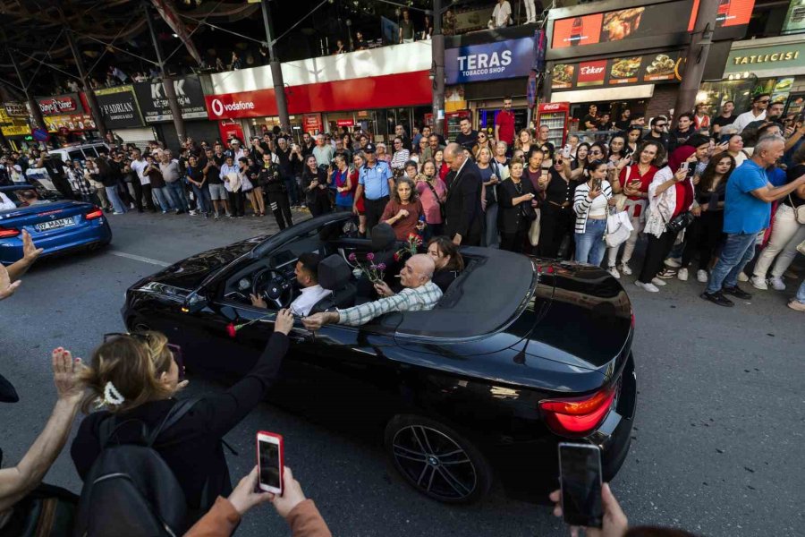 Antalya Sokaklarında "altın Portakal" Coşkusu