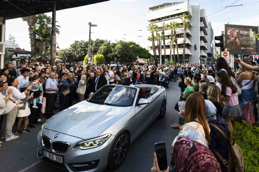 Antalya Sokaklarında "altın Portakal" Coşkusu