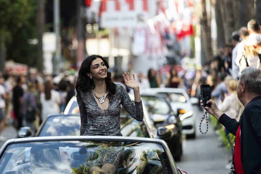 Antalya Sokaklarında "altın Portakal" Coşkusu