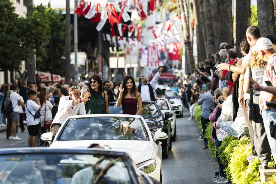 Antalya Sokaklarında "altın Portakal" Coşkusu