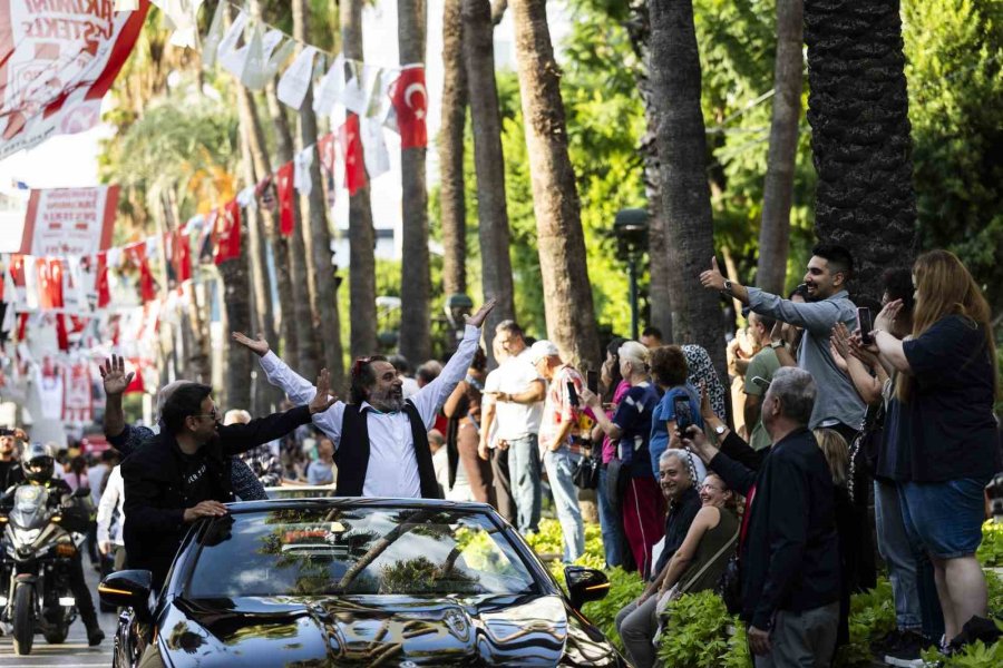 Antalya Sokaklarında "altın Portakal" Coşkusu