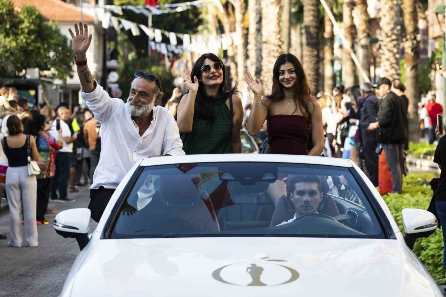 Antalya Sokaklarında "altın Portakal" Coşkusu