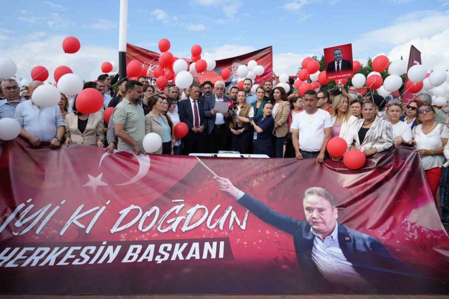 Cezaevinde Bulunan Eski Başkan Muhittin Böcek’e Gıyabında Doğum Günü Kutlaması