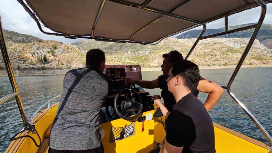 Baraj Gölünde Kaybolan İrlandalı Turisti Arama Çalışmaları 4. Gününde Devam Etti: Sualtı Dron Ve Robotla Arandı