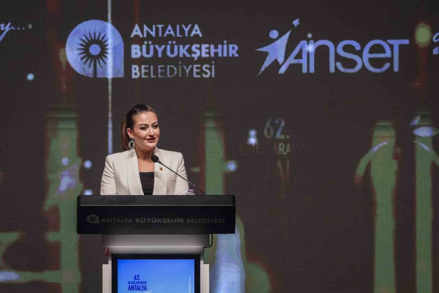 Altın Portakal’da "onur, Emek, Başarı" Ödülleri Sahiplerini Buldu