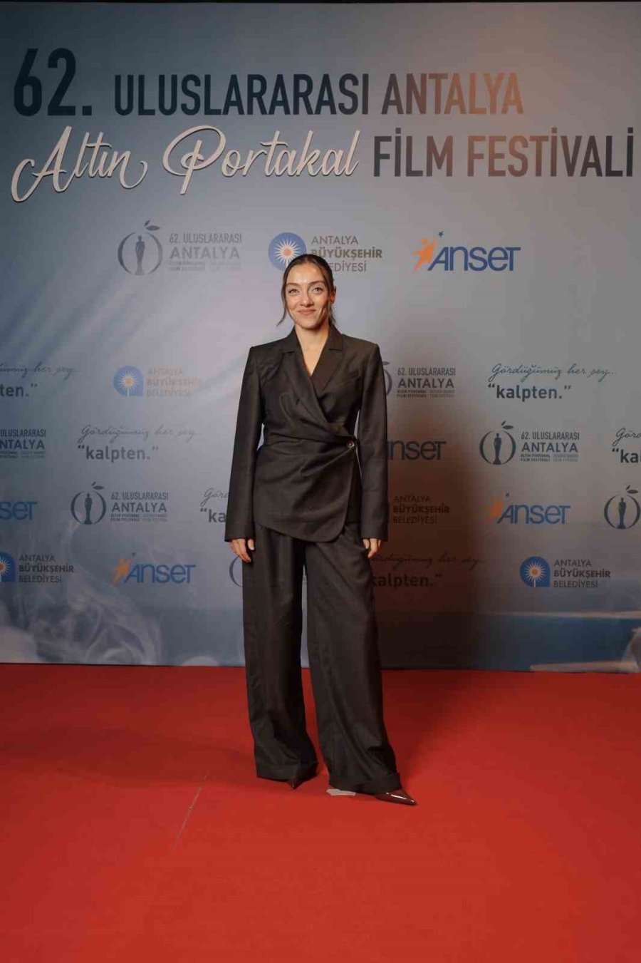 62. Uluslararası Antalya Altın Portakal Film Festivali Kırmızı Halı Geçişiyle Başladı