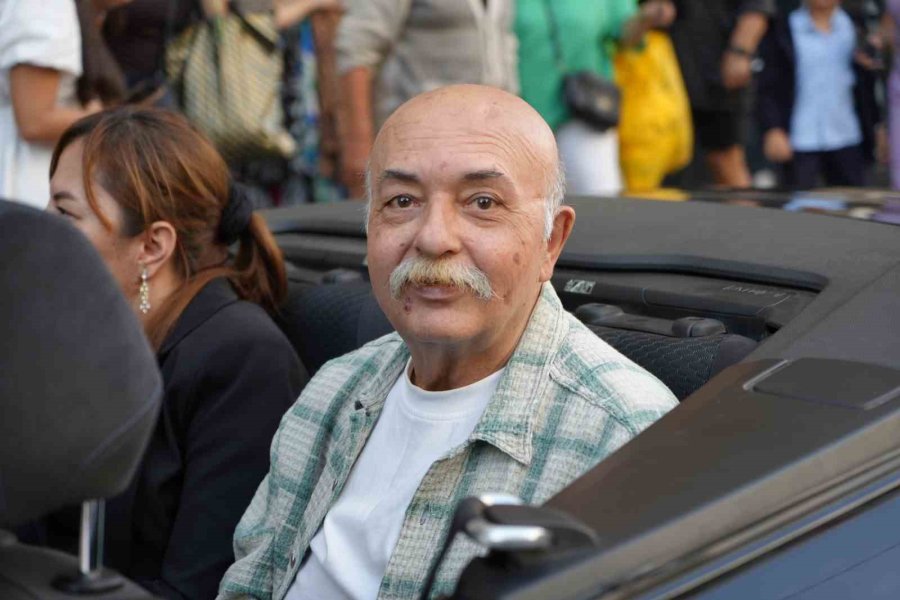 Antalya Sokaklarında "altın Portakal" Coşkusu