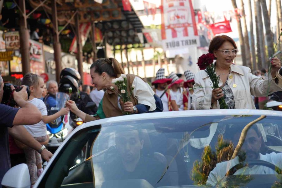 Antalya Sokaklarında "altın Portakal" Coşkusu