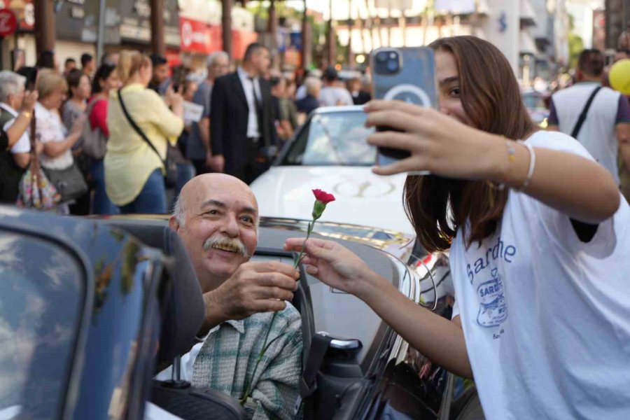 Antalya Sokaklarında "altın Portakal" Coşkusu