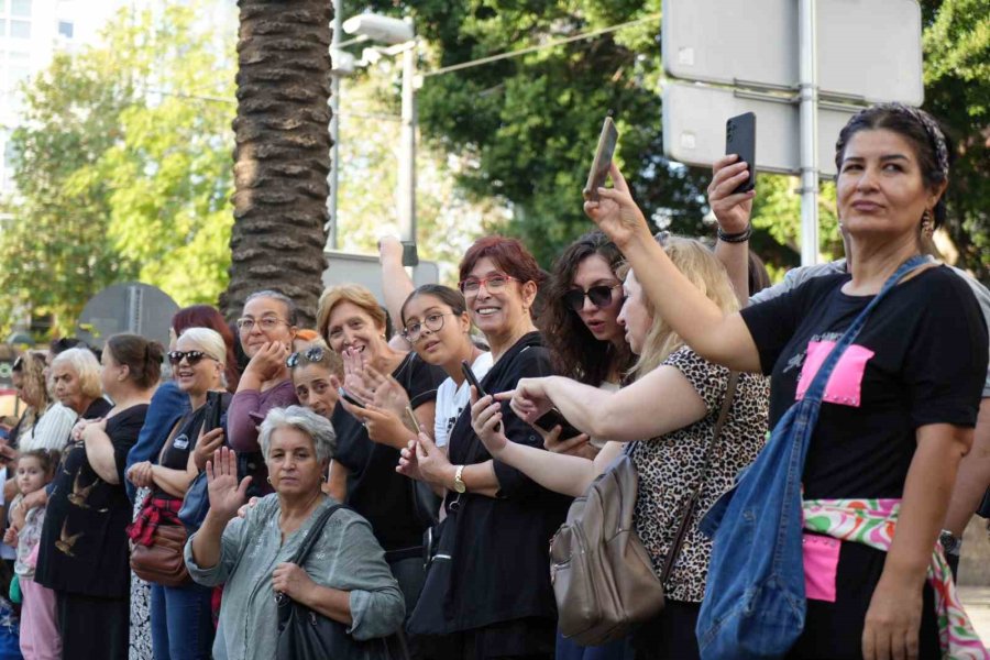 Antalya Sokaklarında "altın Portakal" Coşkusu