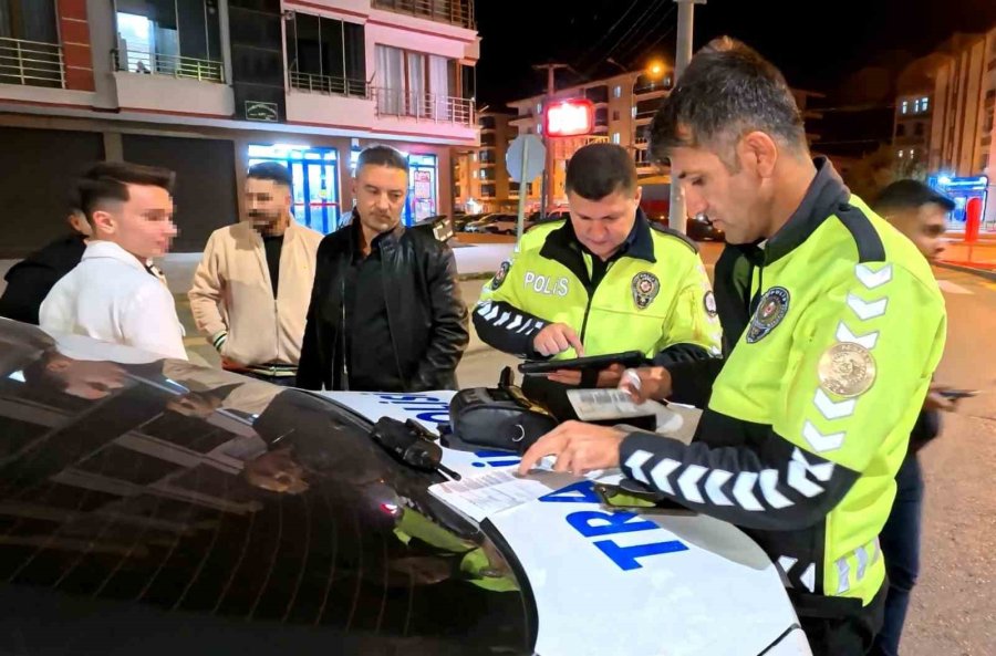 Abart Egzozlu Araç Sürücüsüne 11 Bin 434 Lira Ceza