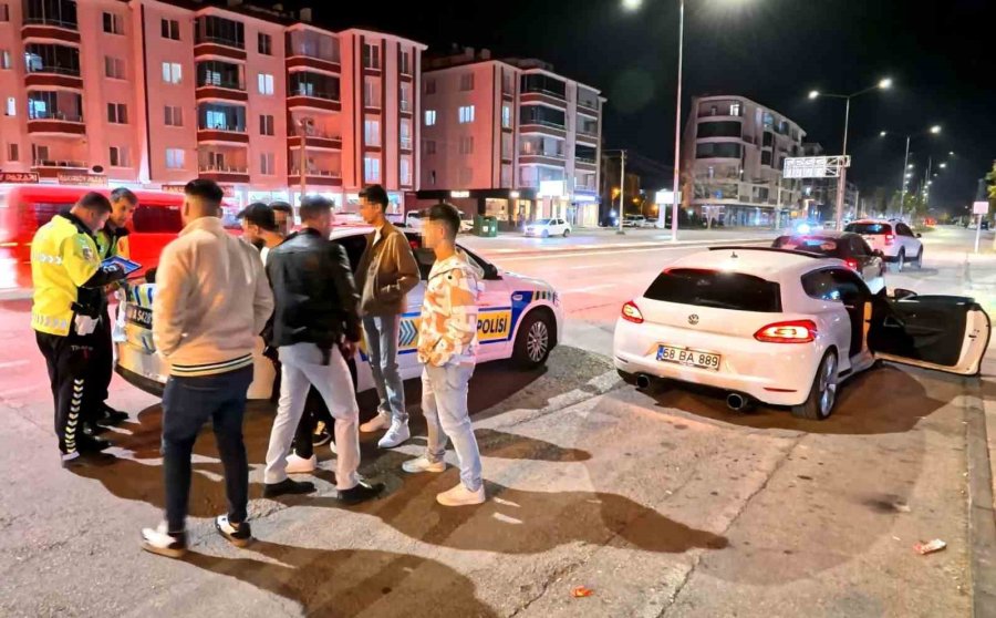 Abart Egzozlu Araç Sürücüsüne 11 Bin 434 Lira Ceza