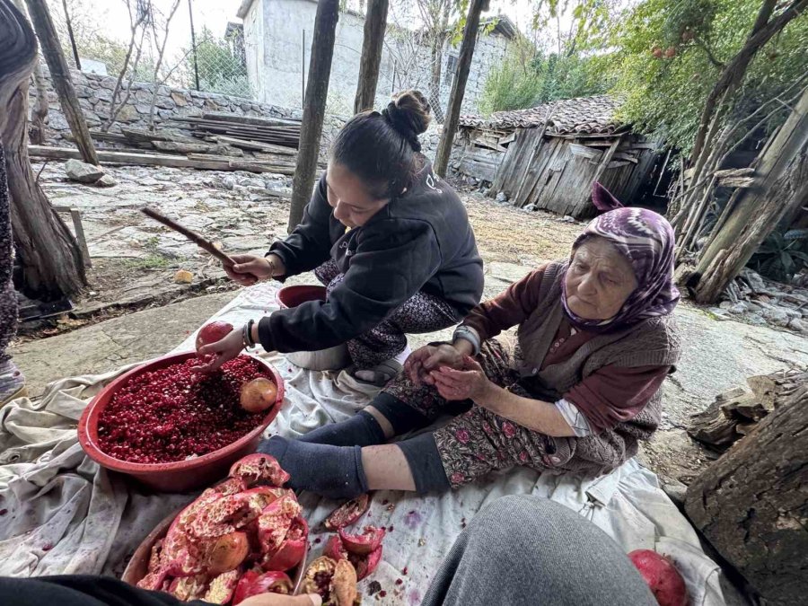 Geleneksel Yöntemlerle Katkısız Üretip Kilosunu 600 Liradan Satıyorlar