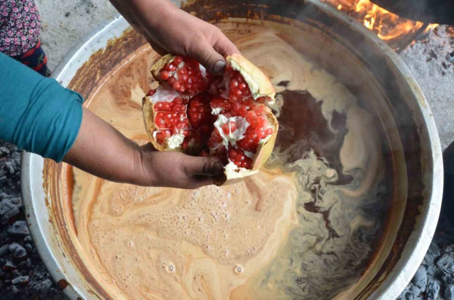 Geleneksel Yöntemlerle Katkısız Üretip Kilosunu 600 Liradan Satıyorlar