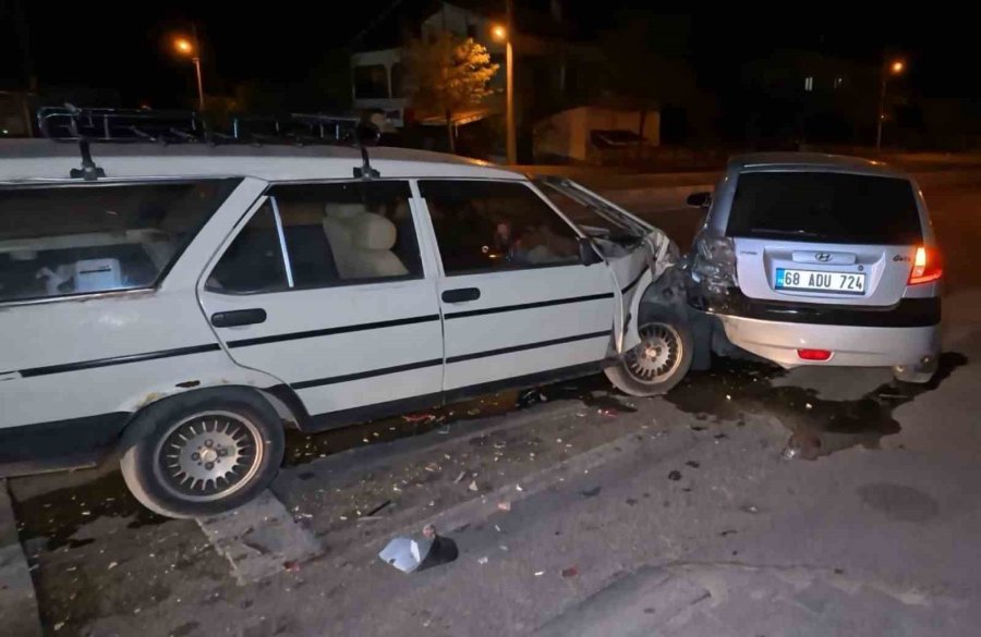 Yasal Sınırın 8 Kat Üzerinde Alkollü Halde Kaza Yaptı, Kahveye Oturup Çay İçti