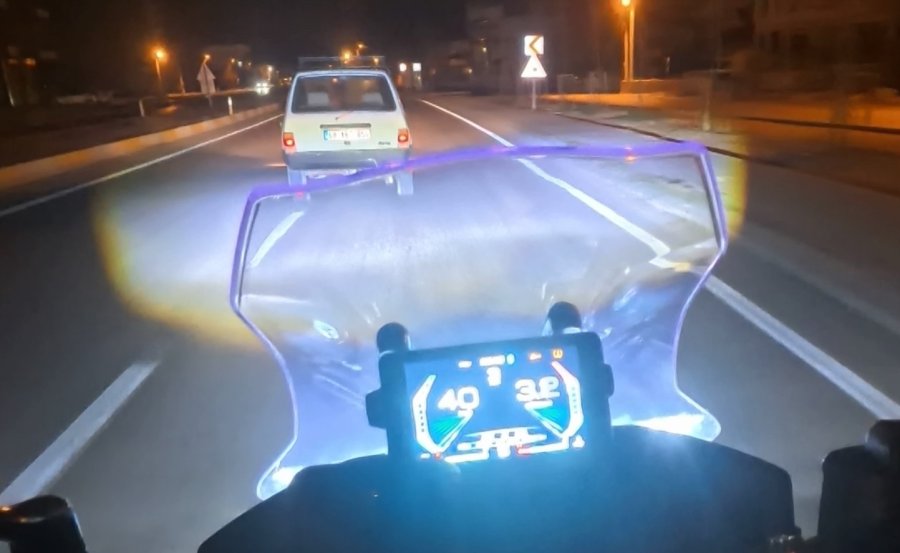 Yasal Sınırın 8 Kat Üzerinde Alkollü Halde Kaza Yaptı, Kahveye Oturup Çay İçti