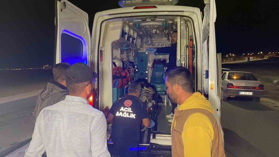 Karaman’da Devrilen Motosikletin Genç Sürücüsü Ağır Yaralandı